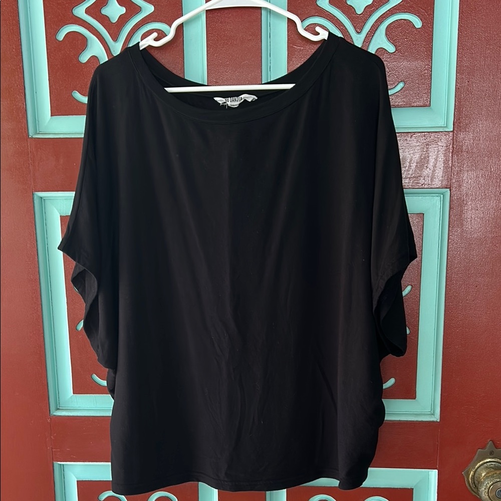 BB Dakota Black Boxy Blouse Relaxed Fit